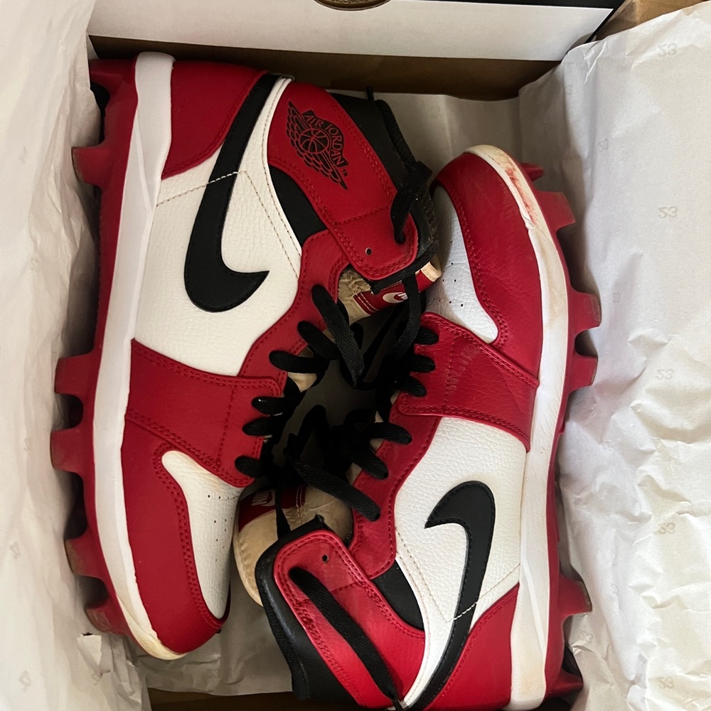 Nike Men's Jordan 1 Retro MCS High Baseball Cleats